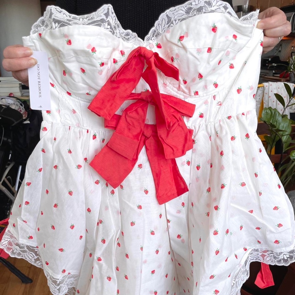 BNWT Selkie Organdy Strawberry “La Fraise Cake Shop” Dress - Picture 5 of 6